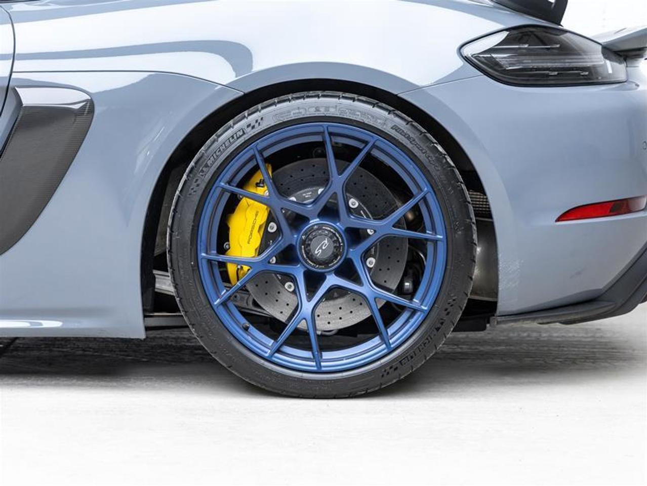 2023 Porsche 718 Cayman  Photo