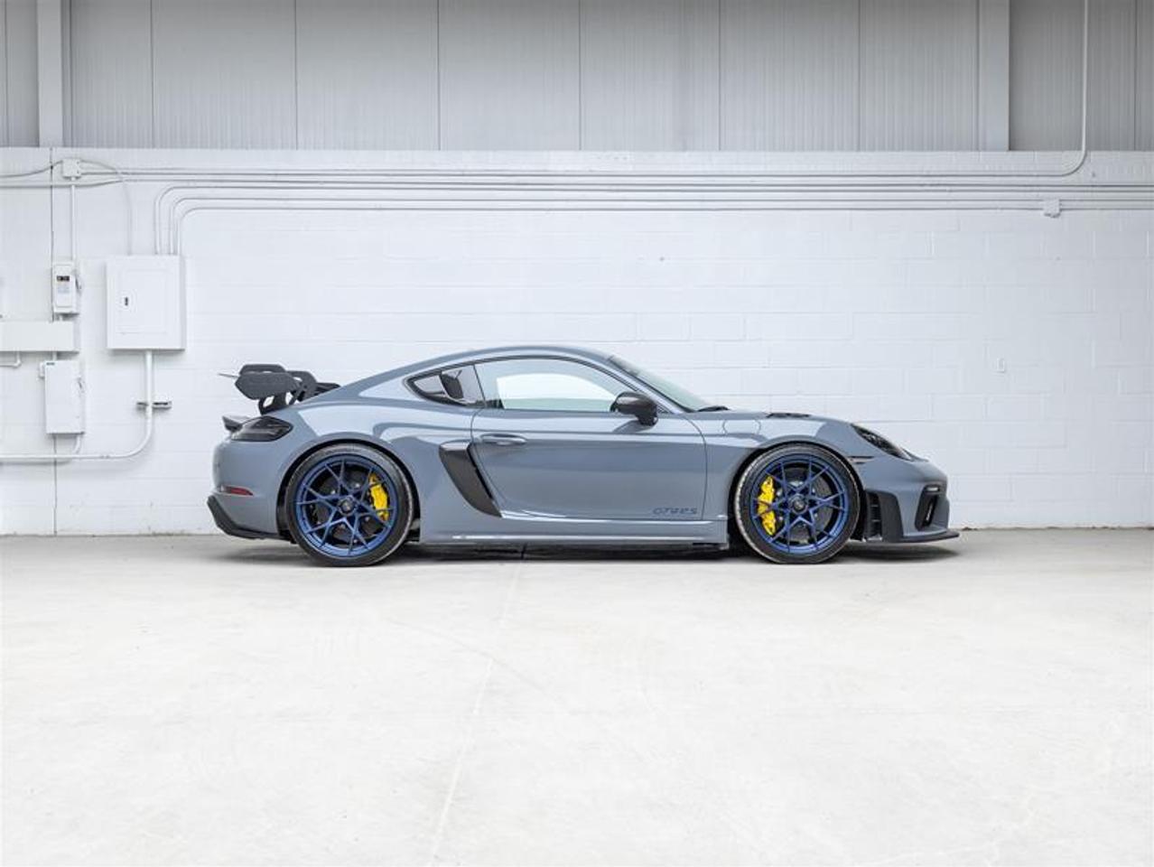 2023 Porsche 718 Cayman  Photo