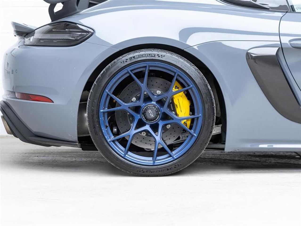 2023 Porsche 718 Cayman  Photo