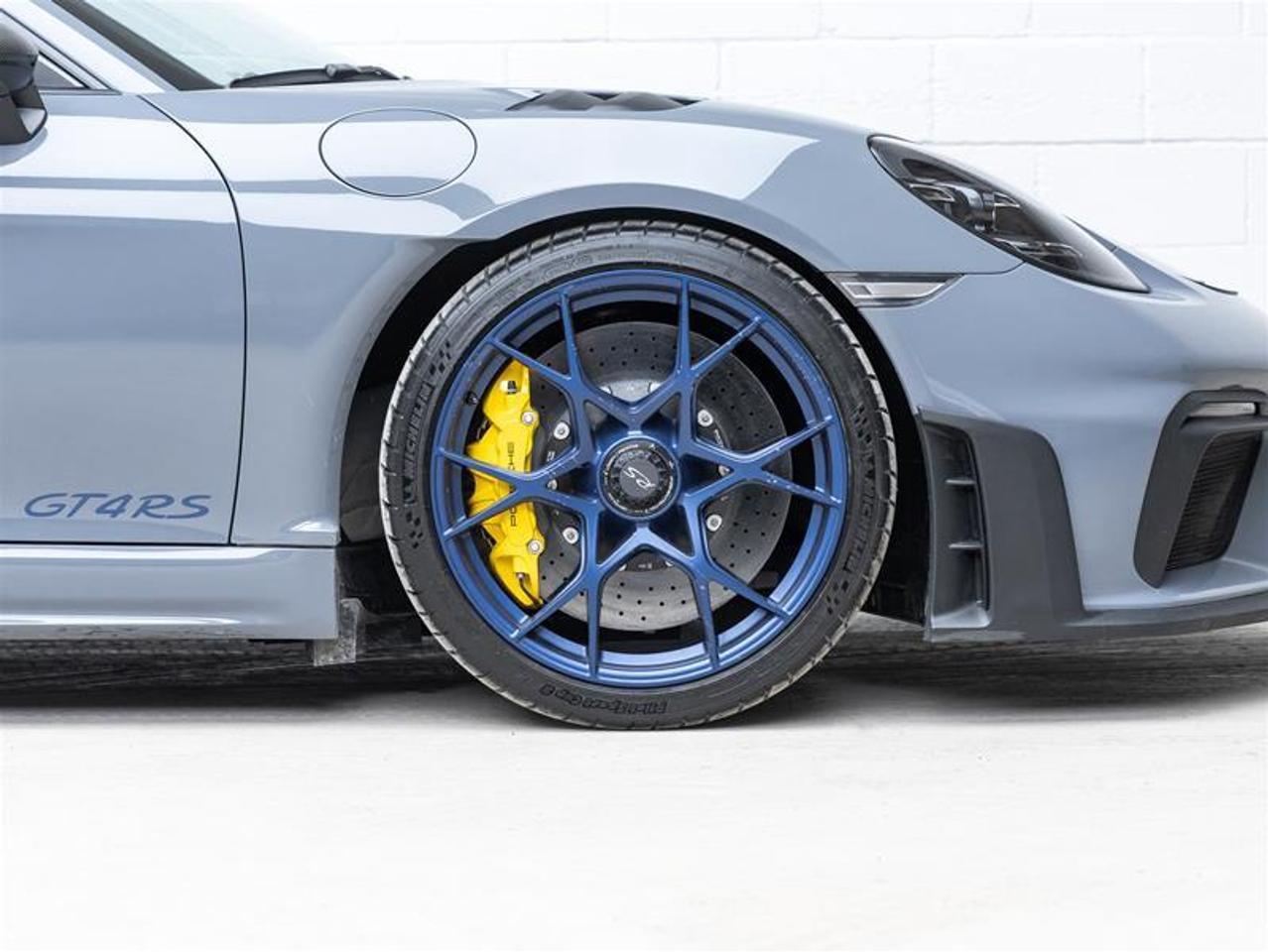 2023 Porsche 718 Cayman  Photo