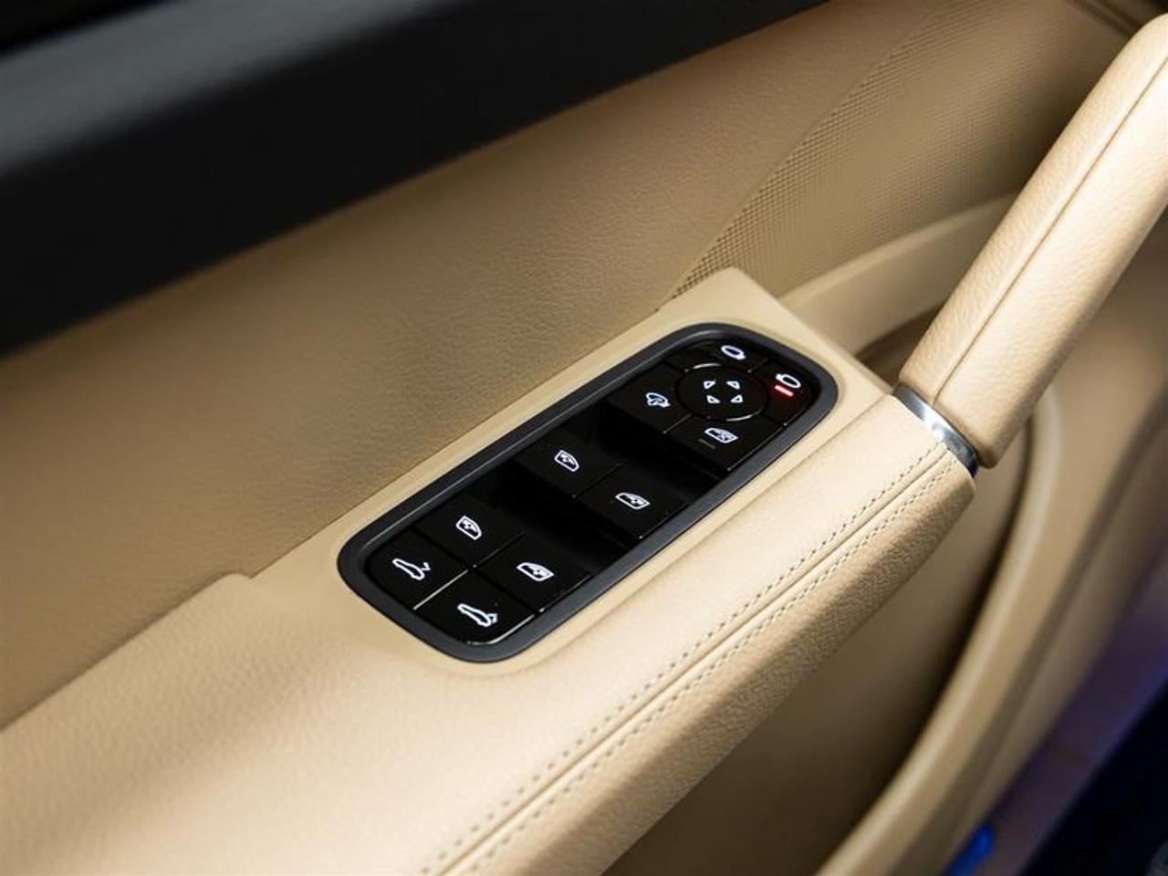 2021 Porsche Cayenne  Photo