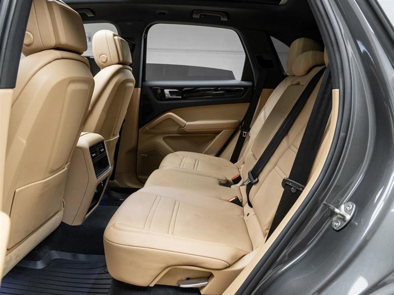 2021 Porsche Cayenne  Photo