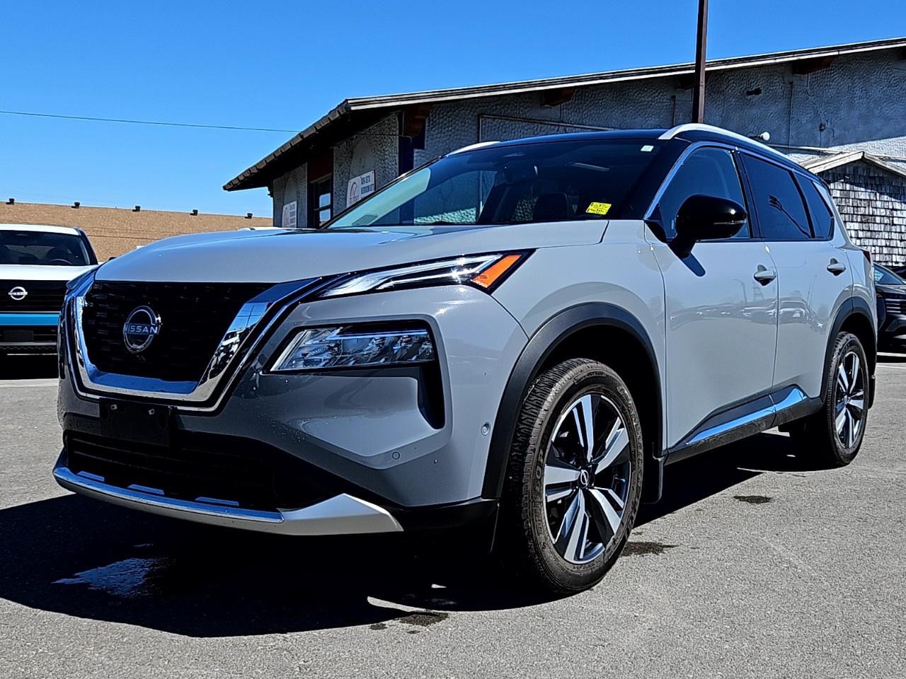 2023 Nissan Rogue AWD Platinum Photo0