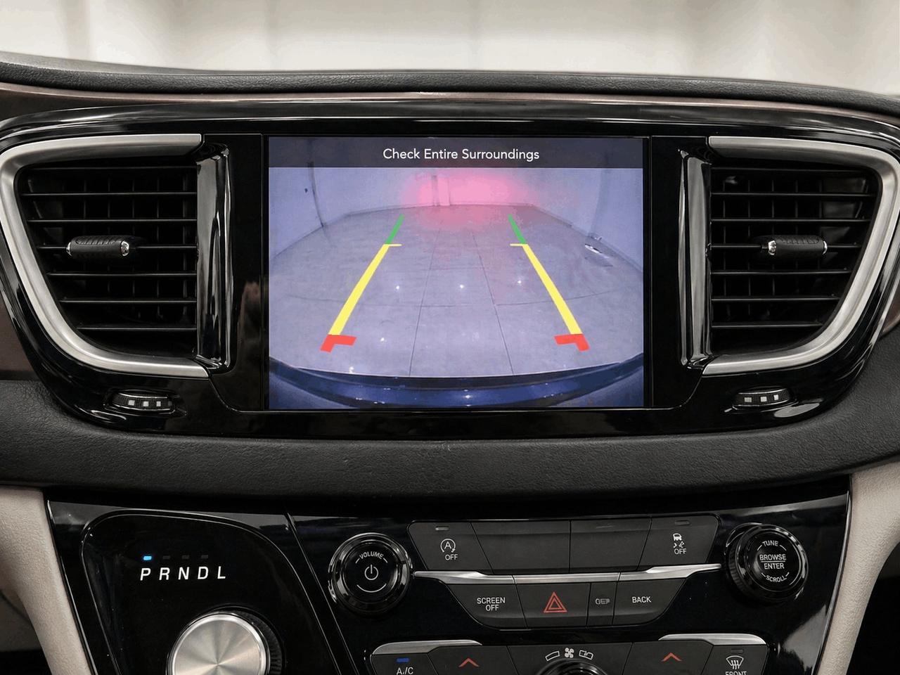 2017 Chrysler Pacifica 4dr Wgn Touring-L Photo