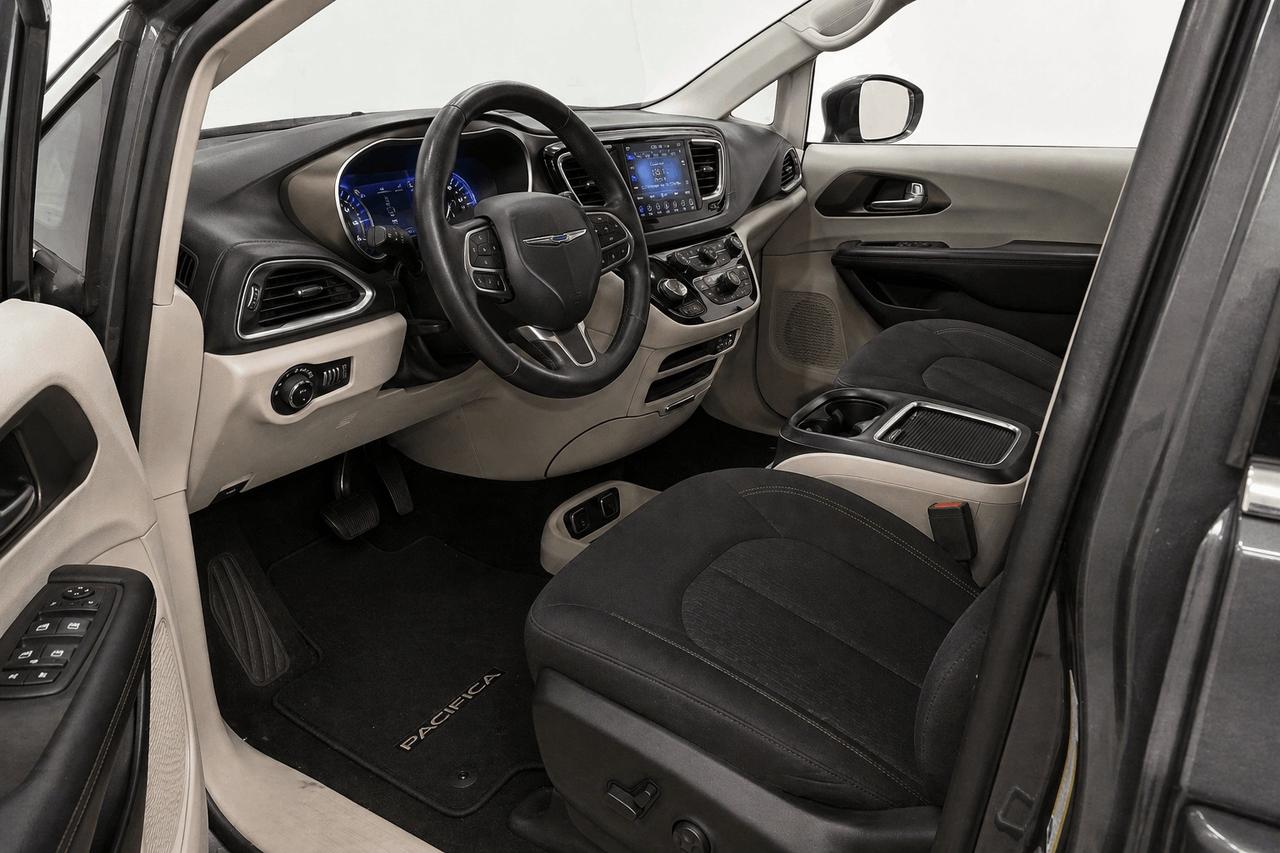 2017 Chrysler Pacifica 4dr Wgn Touring-L Photo