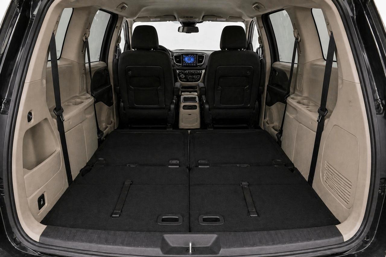 2017 Chrysler Pacifica 4dr Wgn Touring-L Photo