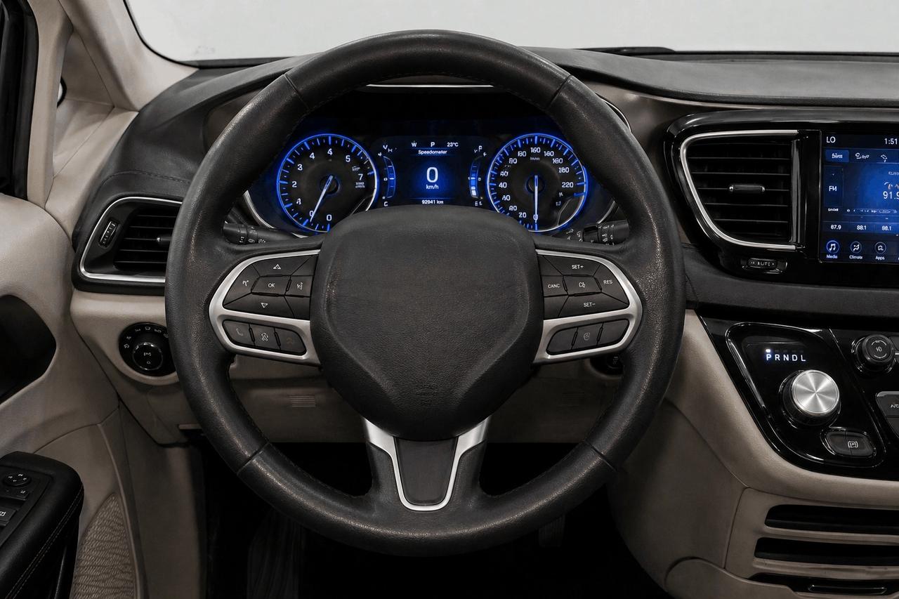 2017 Chrysler Pacifica 4dr Wgn Touring-L Photo
