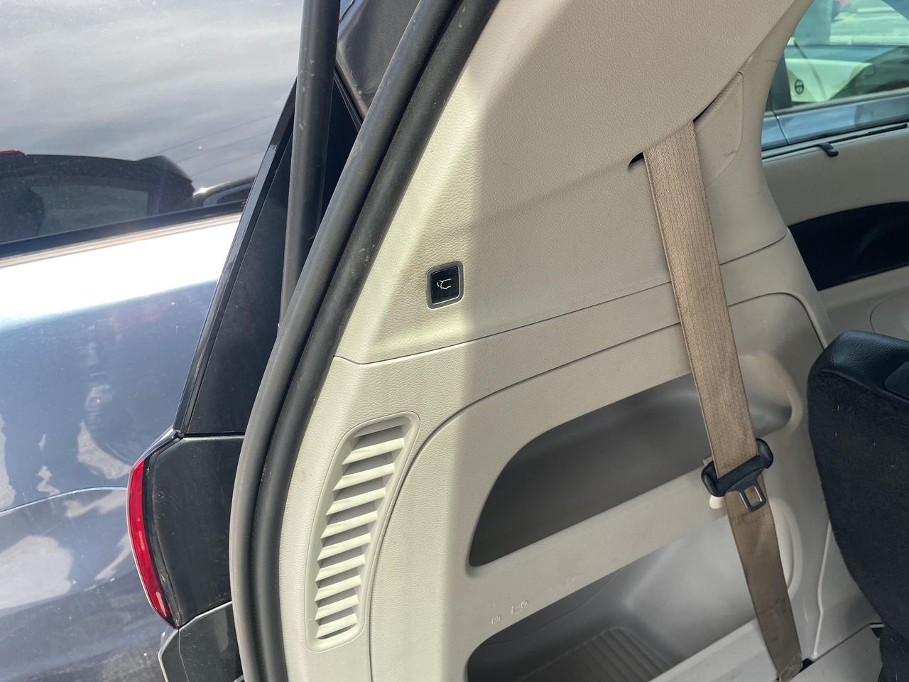 2017 Chrysler Pacifica 4dr Wgn Touring-L Photo