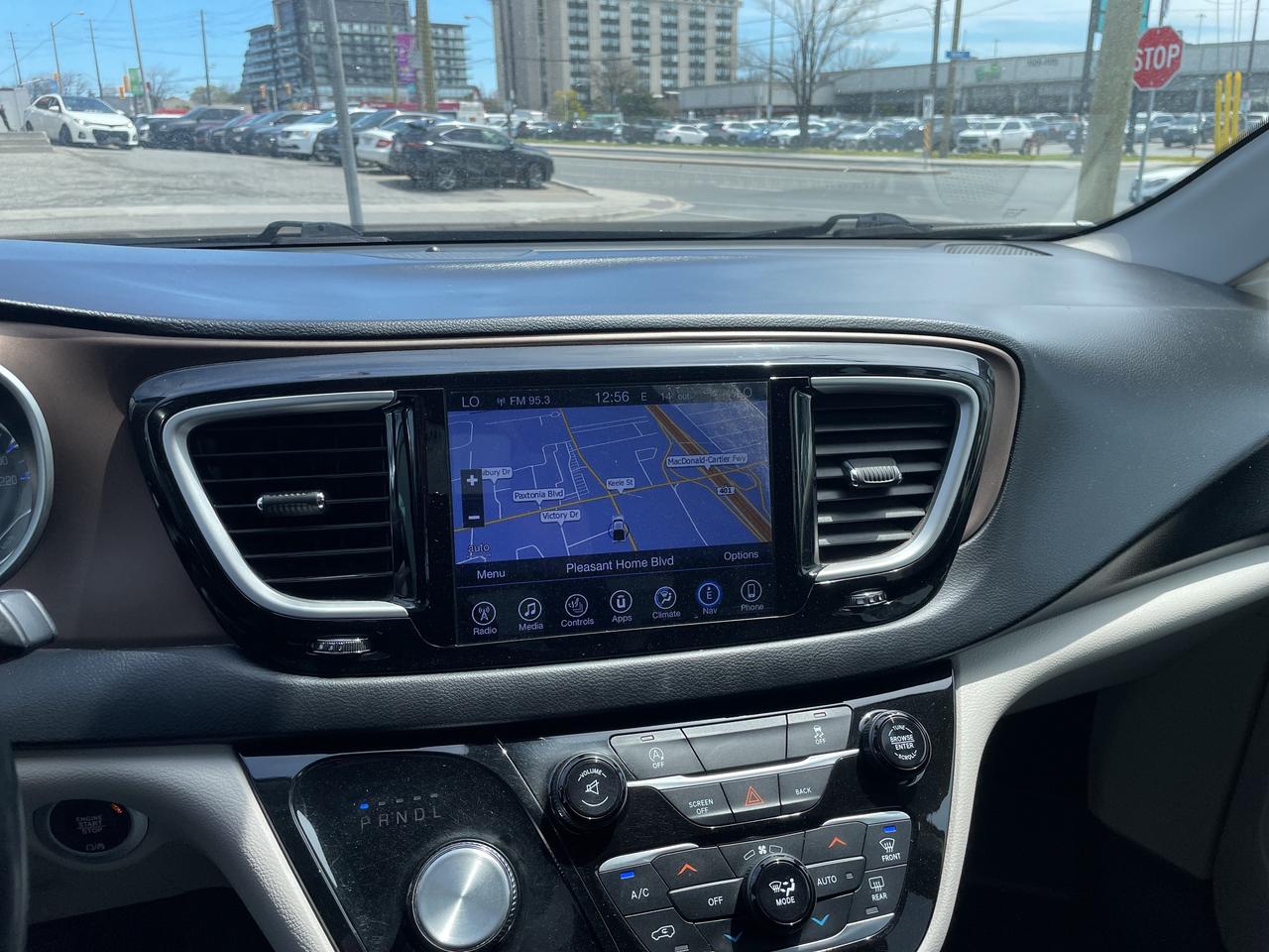 2017 Chrysler Pacifica 4dr Wgn Touring-L Photo