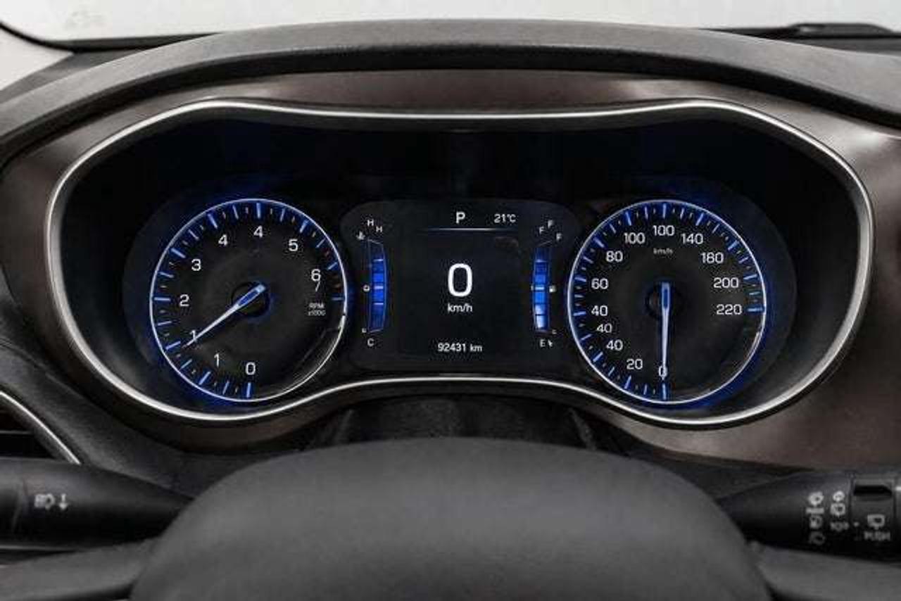 2017 Chrysler Pacifica Touring L Photo