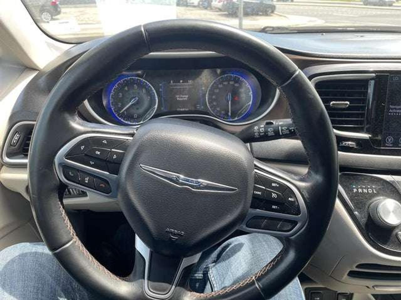 2017 Chrysler Pacifica Touring L Photo