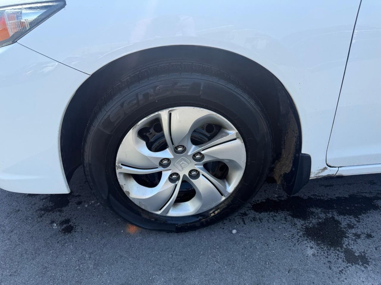2015 Honda Civic LX (M5) 4dr Sedan Photo