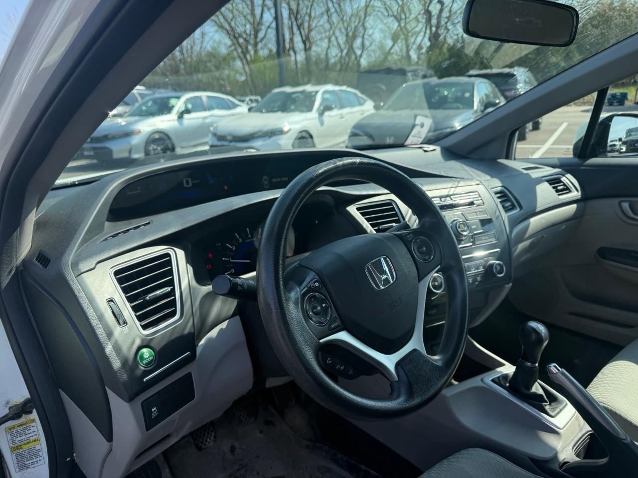 2015 Honda Civic LX (M5) 4dr Sedan Photo