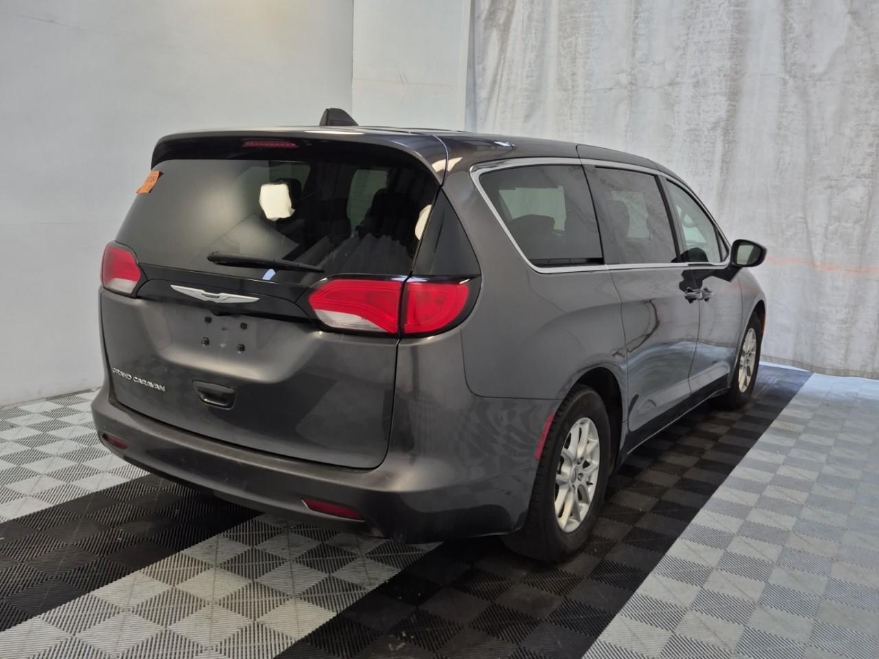 2023 Chrysler Grand Caravan SXT Front-Wheel Drive Passenger Van Photo3