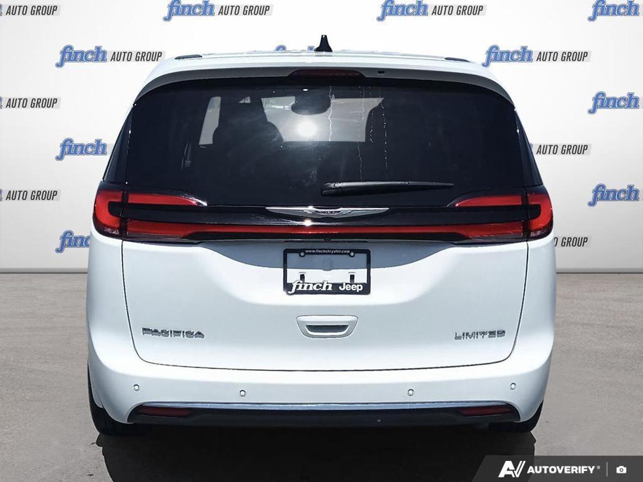 2024 Chrysler Pacifica Limited Front-Wheel Drive Passenger Van Photo