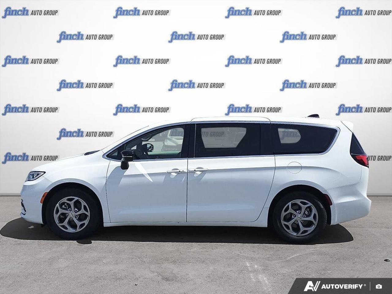 2024 Chrysler Pacifica Limited Front-Wheel Drive Passenger Van Photo2