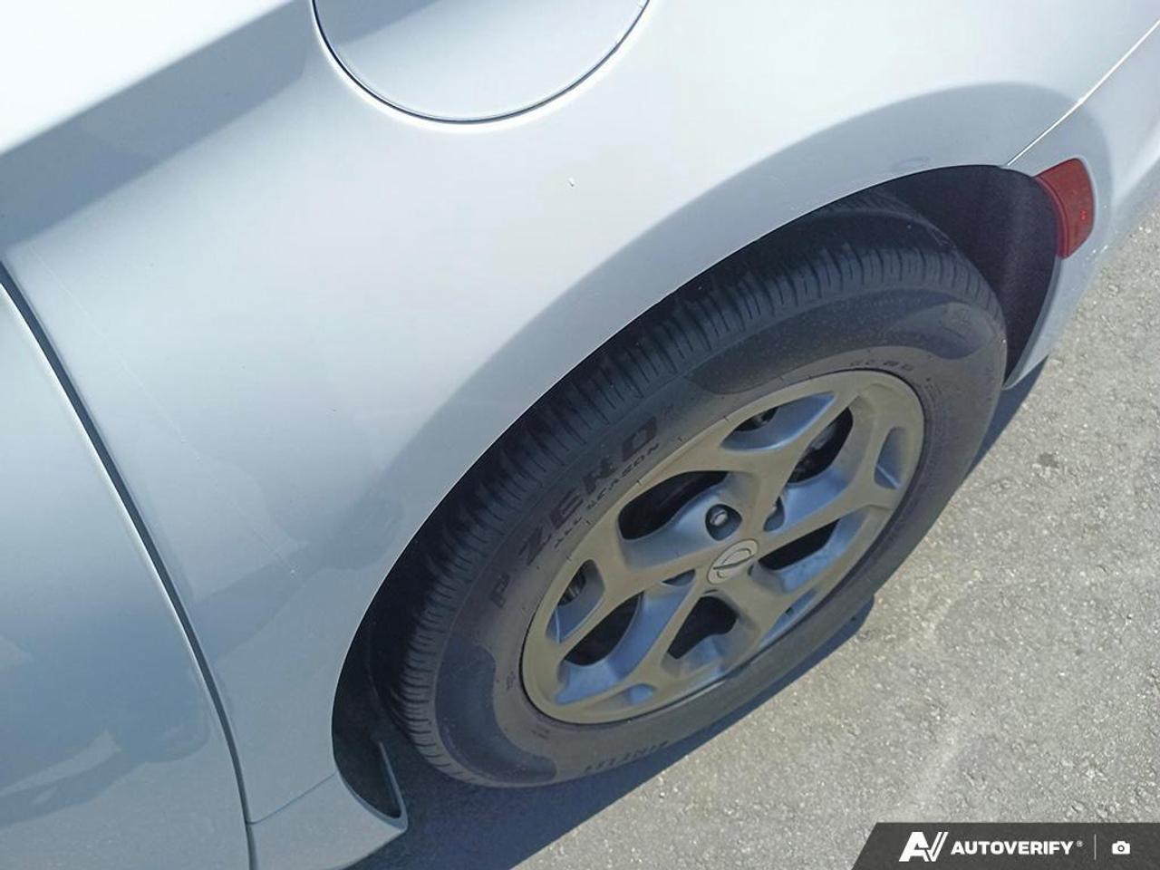 2024 Chrysler Pacifica Limited Front-Wheel Drive Passenger Van Photo
