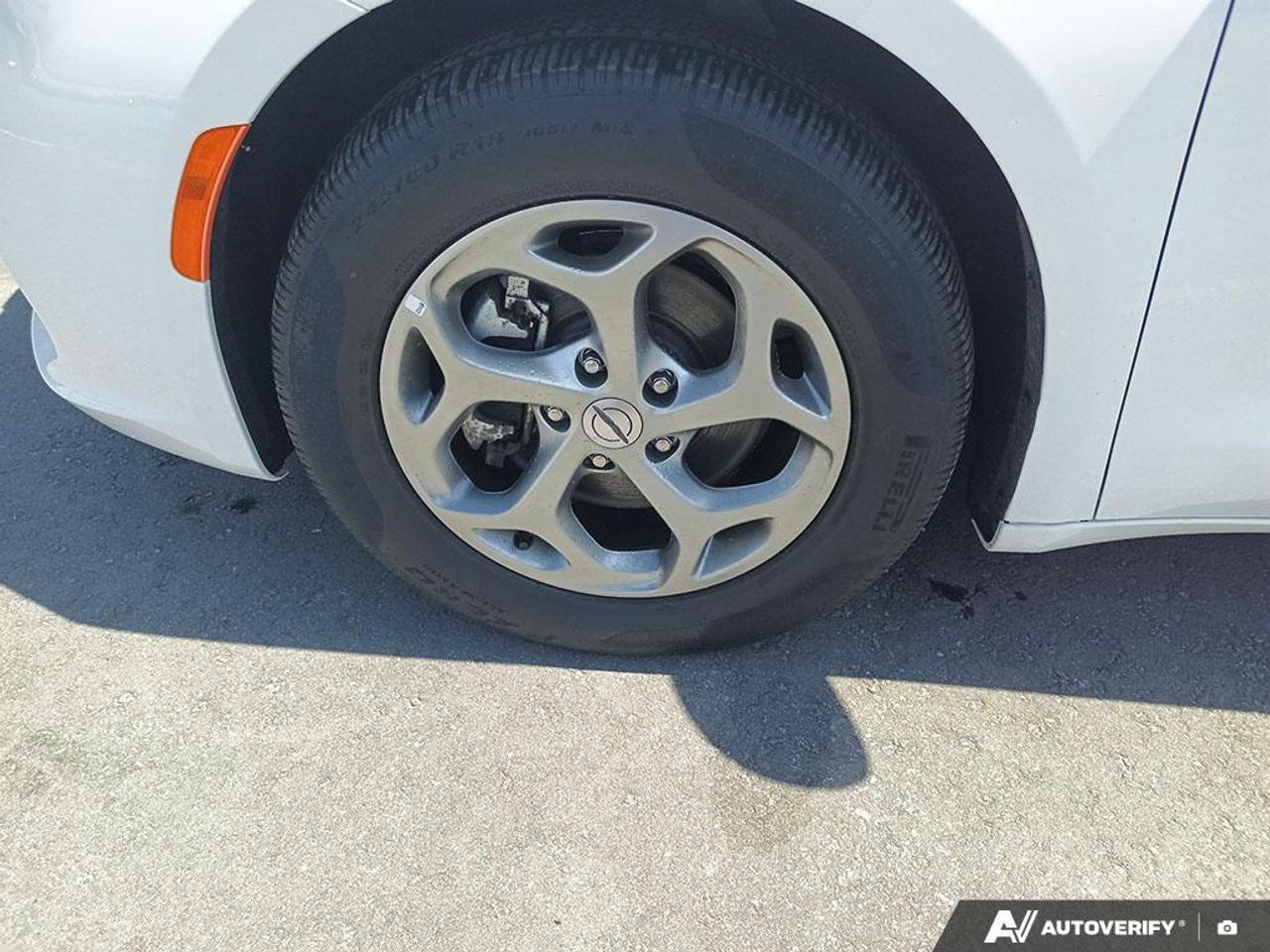 2024 Chrysler Pacifica Limited Front-Wheel Drive Passenger Van Photo
