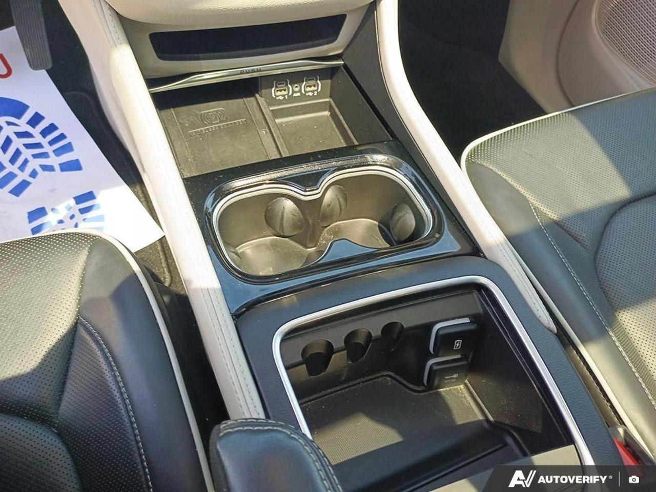 2024 Chrysler Pacifica Limited Front-Wheel Drive Passenger Van Photo