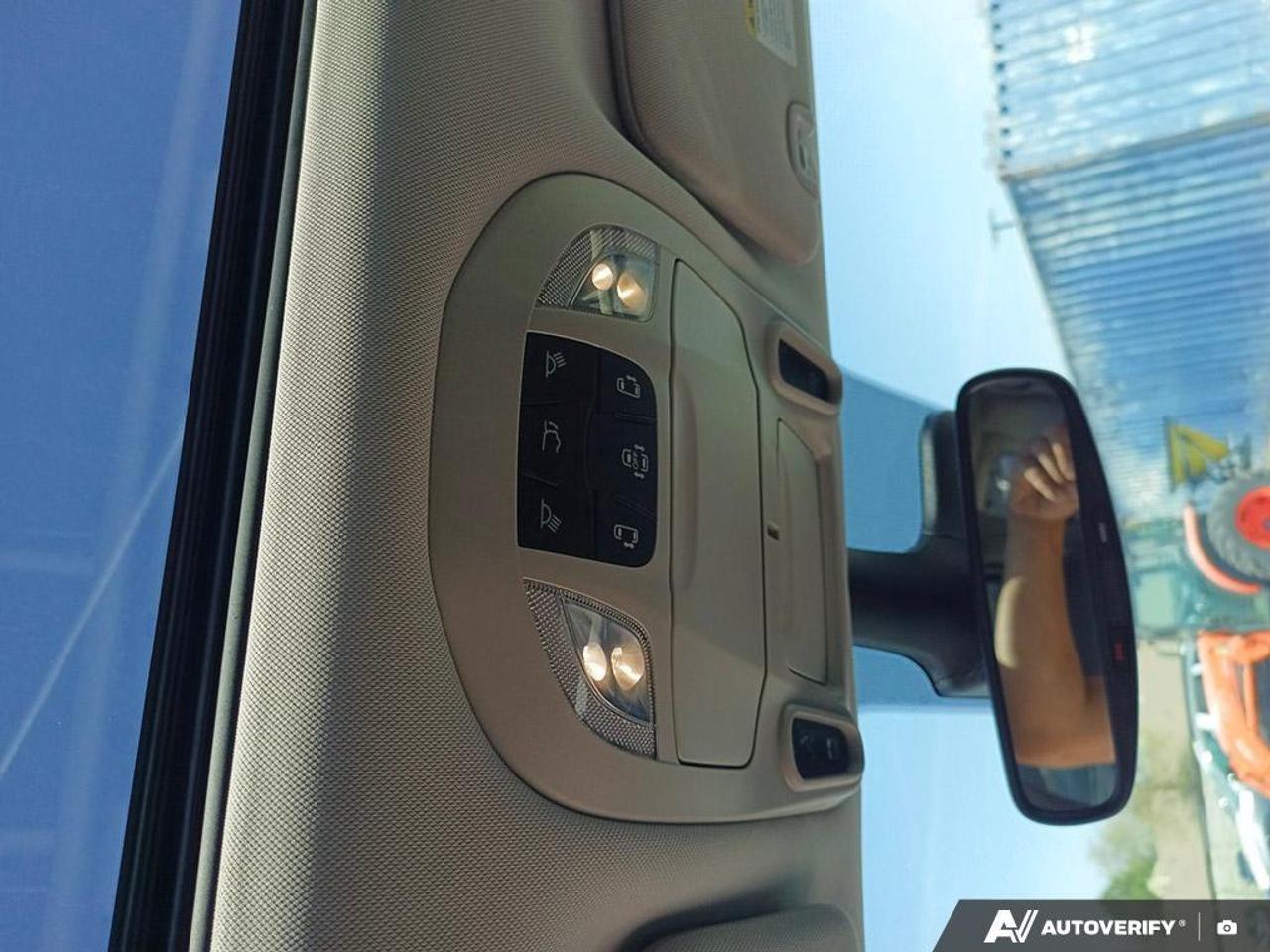 2024 Chrysler Pacifica Limited Front-Wheel Drive Passenger Van Photo