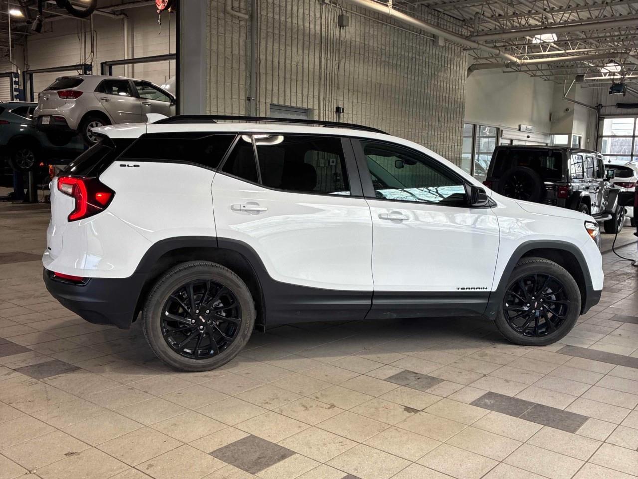 2024 GMC Terrain SLE 4dr All-Wheel Drive Photo