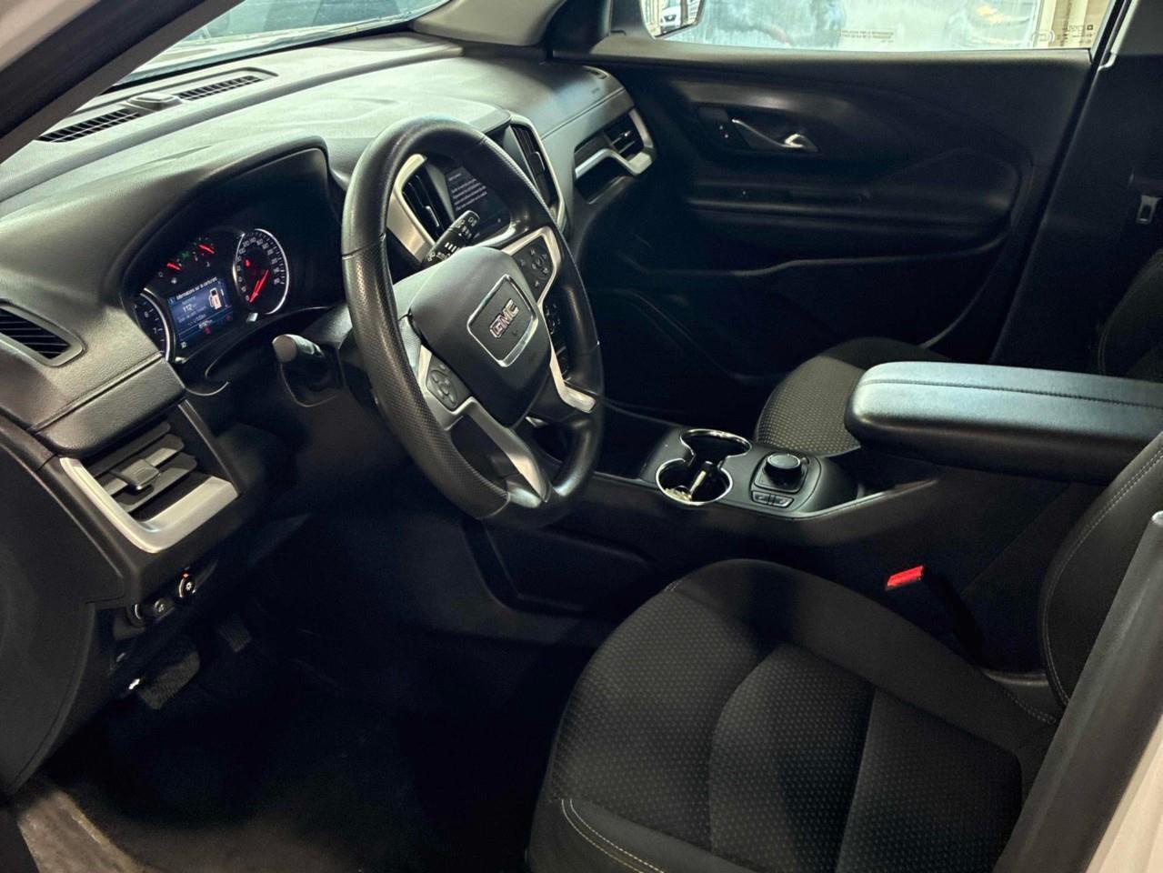 2024 GMC Terrain SLE 4dr All-Wheel Drive Photo