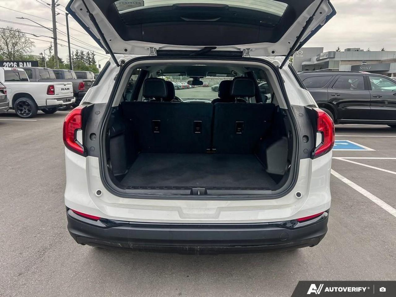 2024 GMC Terrain SLE 4dr All-Wheel Drive Photo