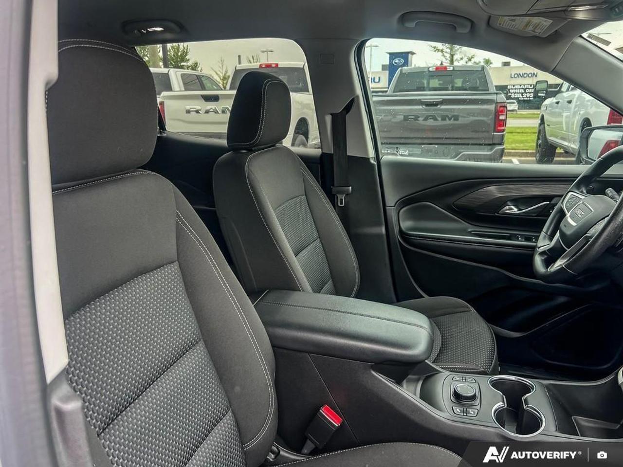 2024 GMC Terrain SLE 4dr All-Wheel Drive Photo