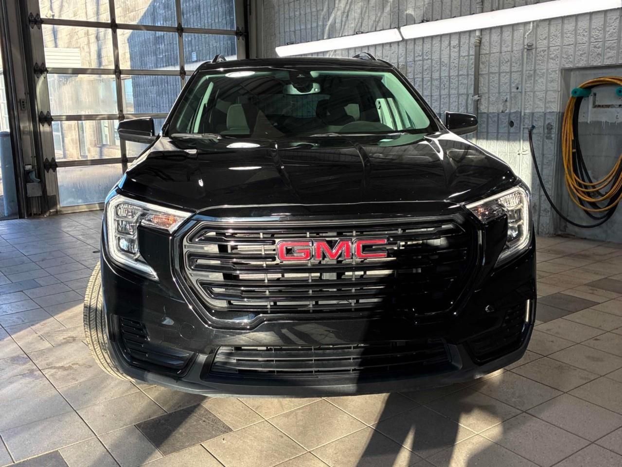 2024 GMC Terrain SLE 4dr All-Wheel Drive Photo