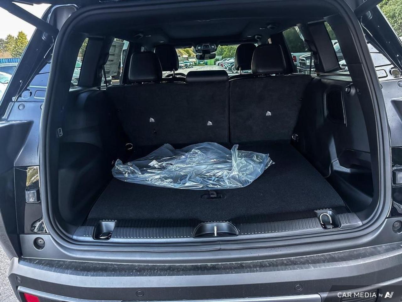 2026 Jeep Cherokee Overland 4dr 4x4 Photo