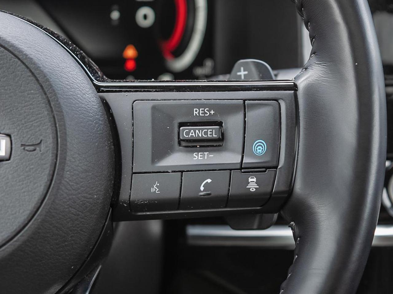 2023 Nissan Pathfinder Platinum 4dr 4x4 Photo
