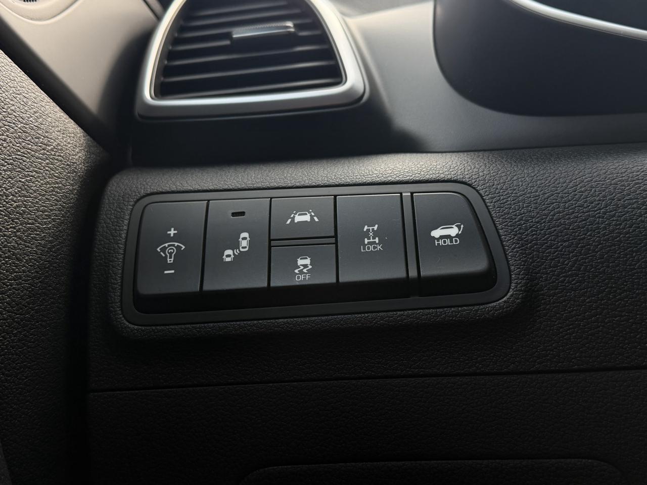2020 Hyundai Tucson Luxury AWD   Pano Roof   Leather   Drive Assist Photo