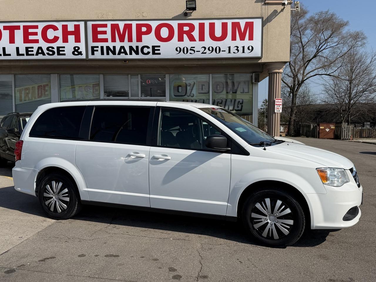 2019 Dodge Grand Caravan SXT   Stow n Go   7 Pass   Reverse Cam Photo