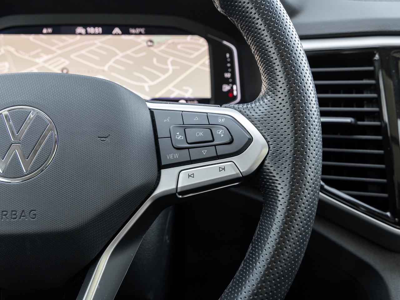 2022 Volkswagen Atlas Execline   7 pass  Panoramic Roof   New Tires! Photo