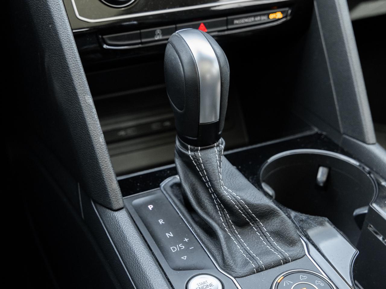 2022 Volkswagen Atlas Execline   7 pass  Panoramic Roof   New Tires! Photo