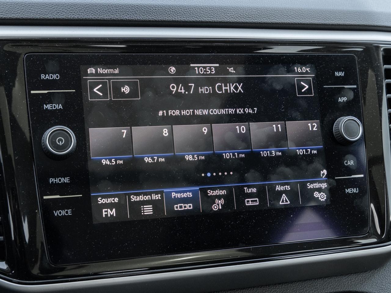 2022 Volkswagen Atlas Execline   7 pass  Panoramic Roof   New Tires! Photo