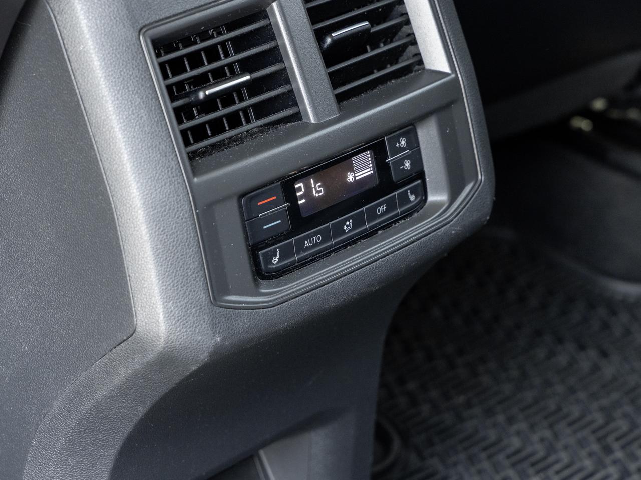 2022 Volkswagen Atlas Execline   7 pass  Panoramic Roof   New Tires! Photo