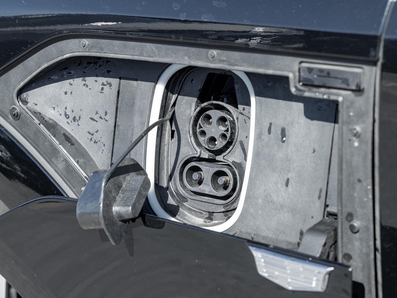 2023 Cadillac LYRIQ 33" Curved Display   AKG Audio   Panoramic Roof Photo