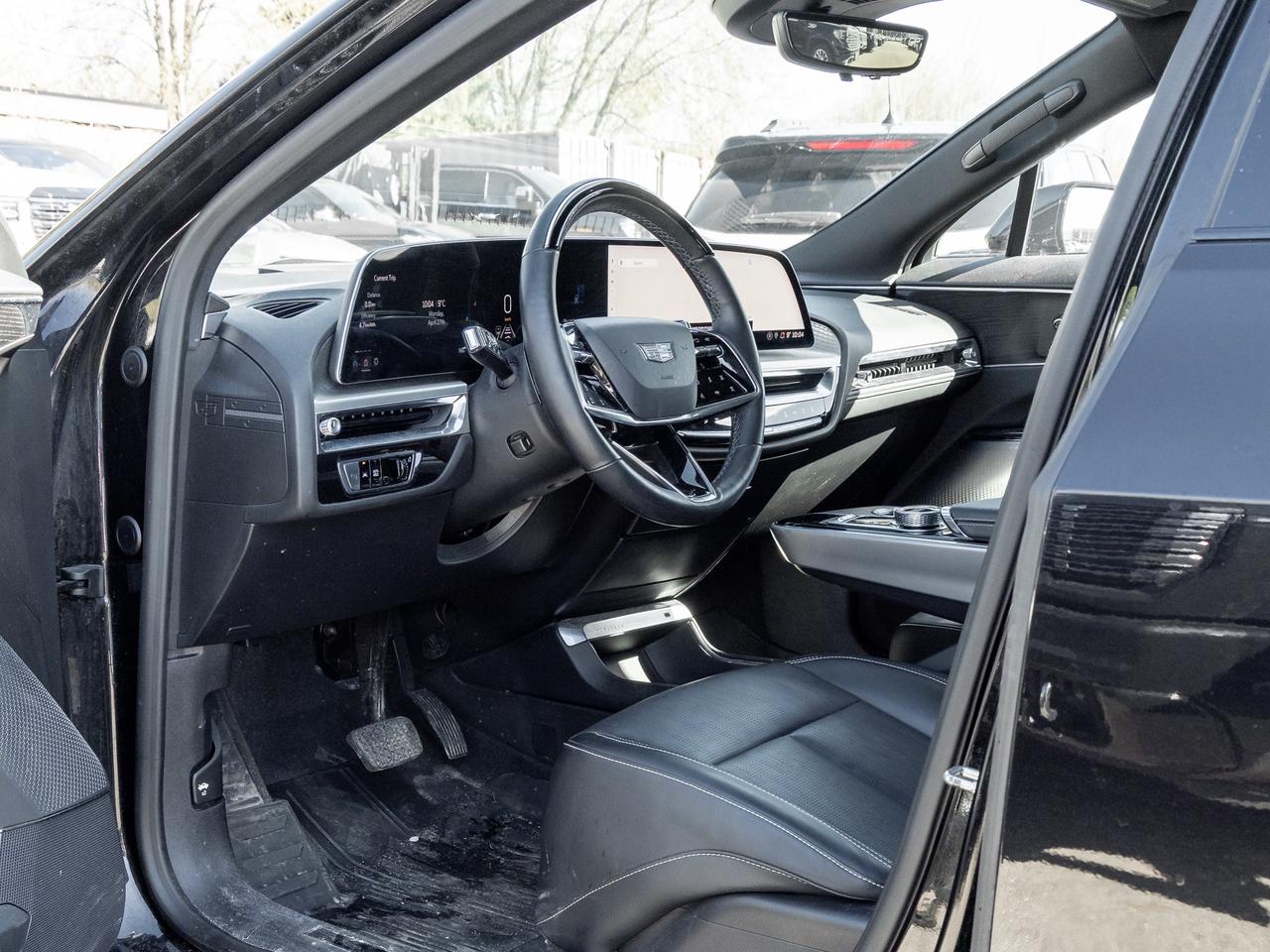 2023 Cadillac LYRIQ 33" Curved Display   AKG Audio   Panoramic Roof Photo