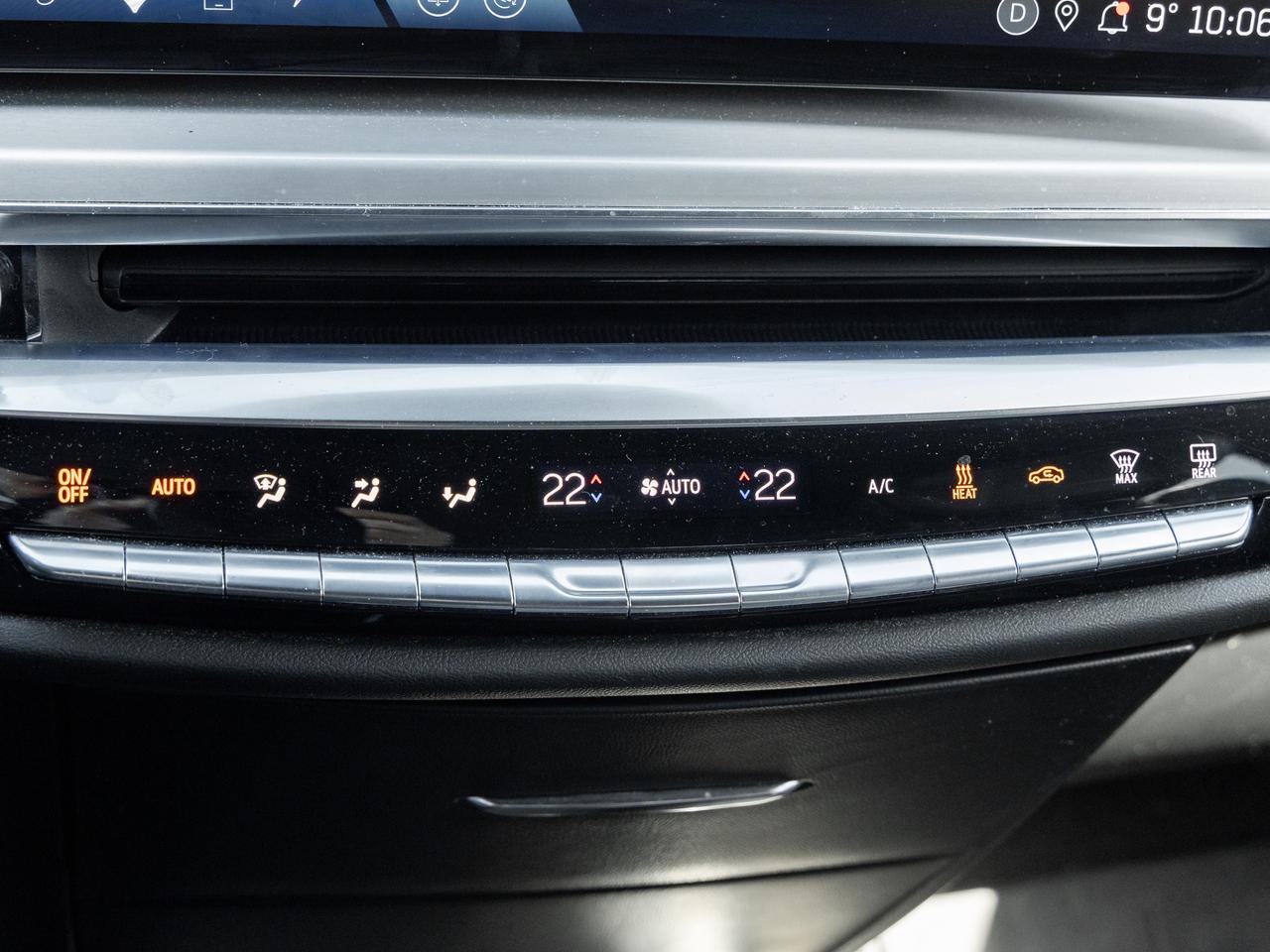 2023 Cadillac LYRIQ 33" Curved Display   AKG Audio   Panoramic Roof Photo