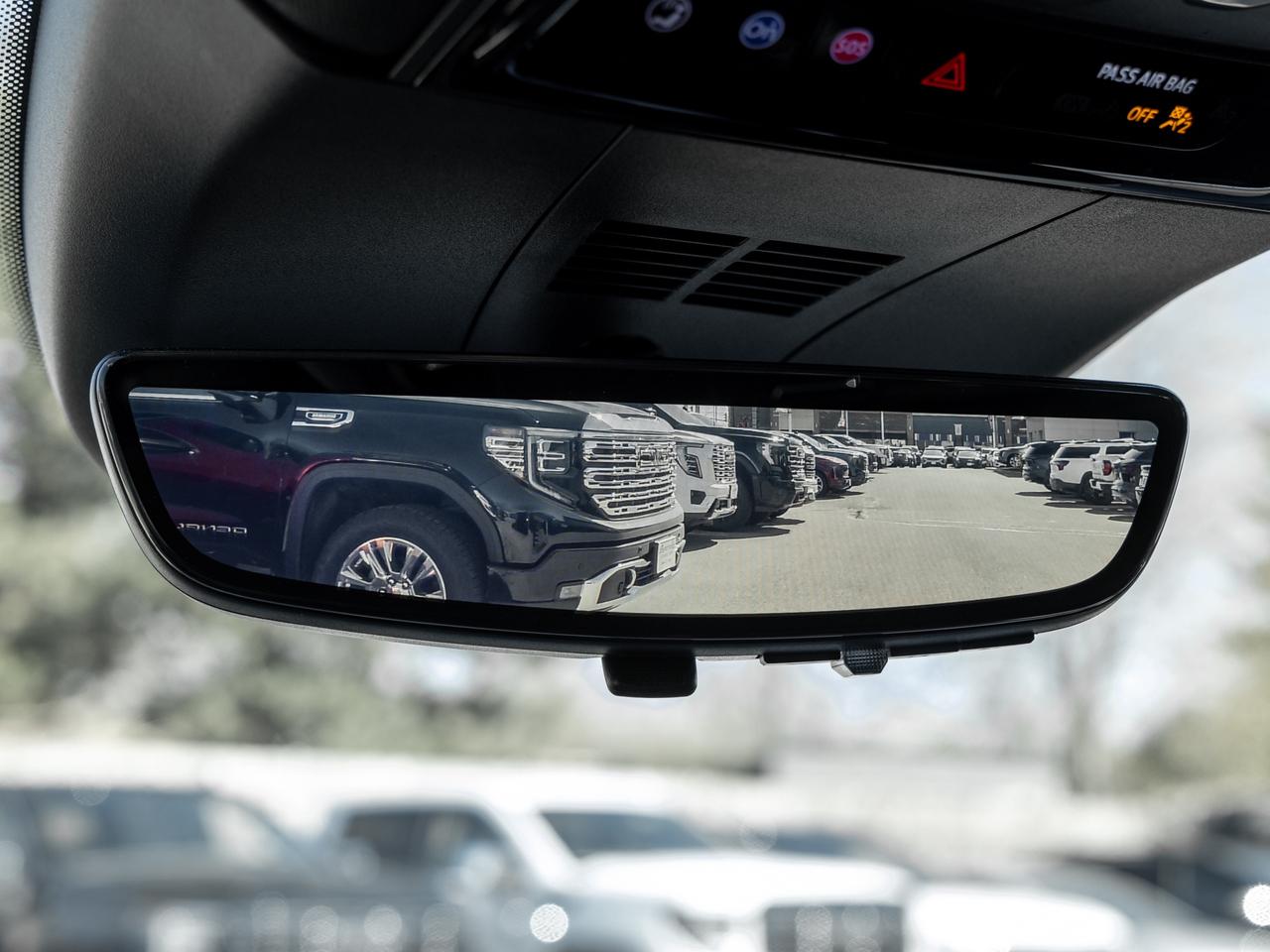 2023 Cadillac LYRIQ 33" Curved Display   AKG Audio   Panoramic Roof Photo