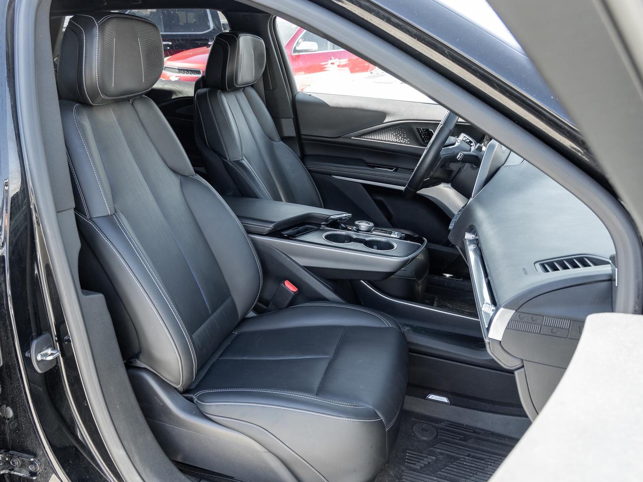 2023 Cadillac LYRIQ 33" Curved Display   AKG Audio   Panoramic Roof Photo