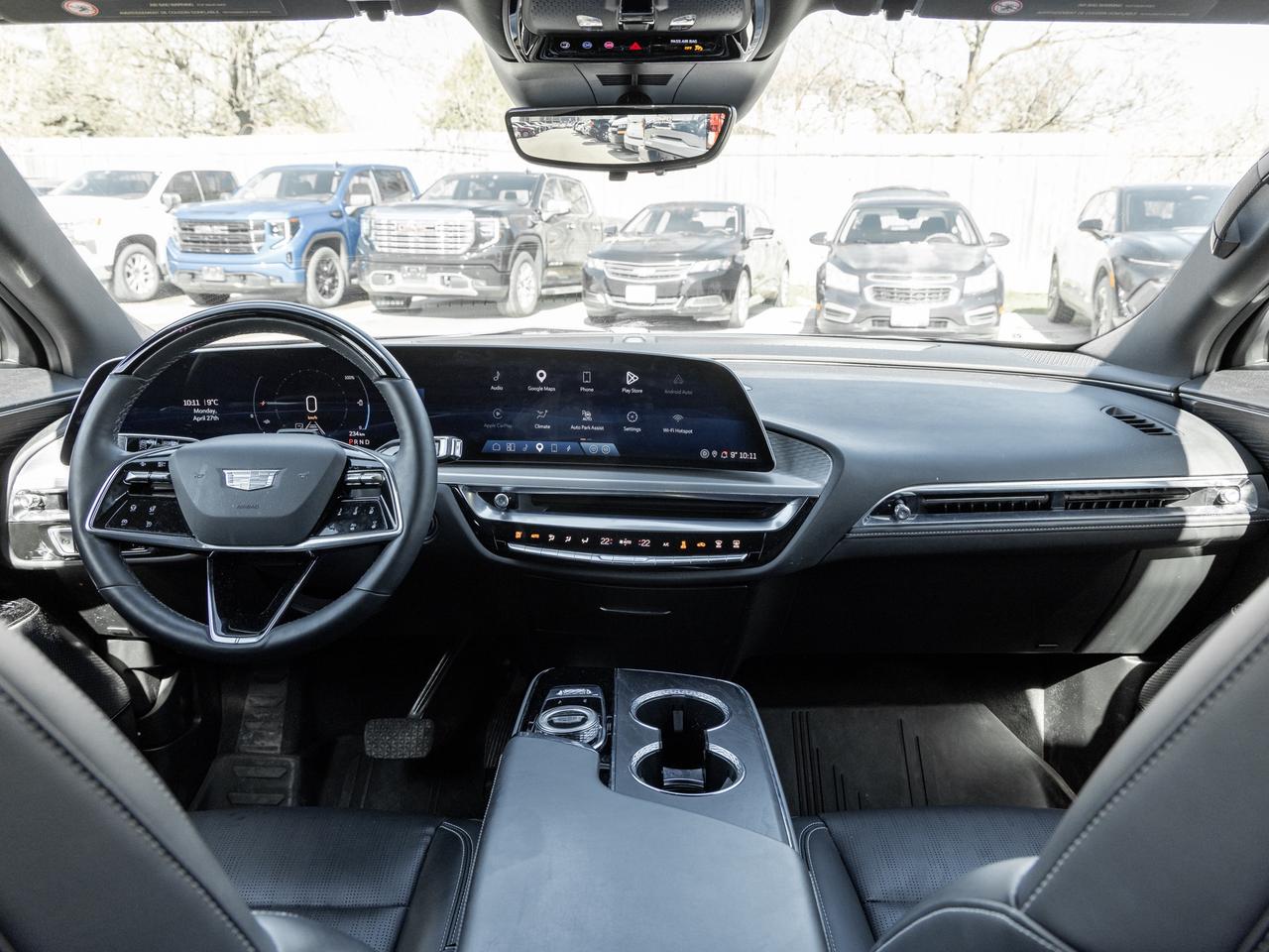 2023 Cadillac LYRIQ 33" Curved Display   AKG Audio   Panoramic Roof Photo