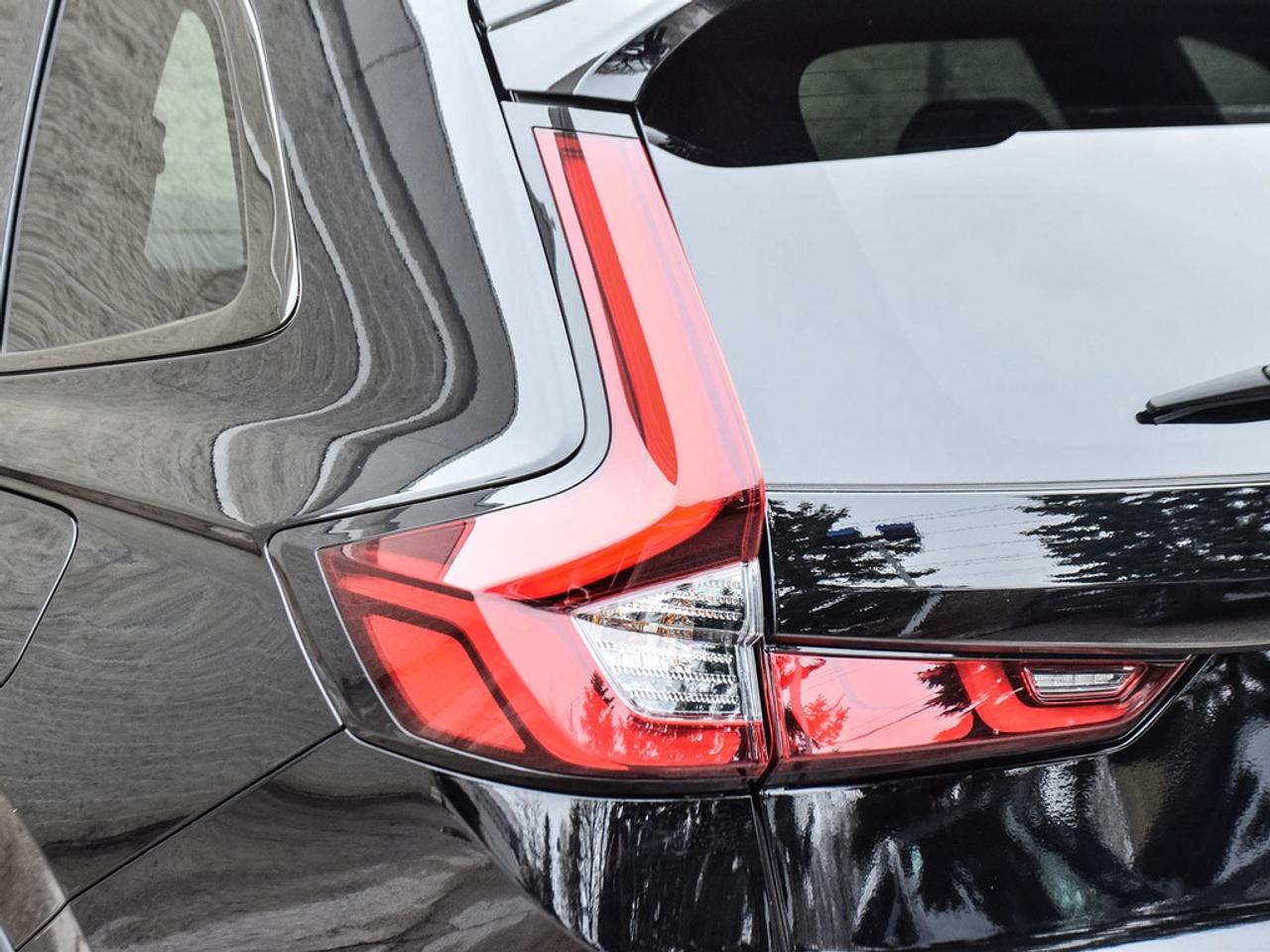 2023 Honda CR-V Hybrid Touring 4dr All-Wheel Drive Photo