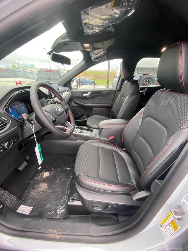 2026 Ford Escape ST-Line 4dr All-Wheel Drive Photo