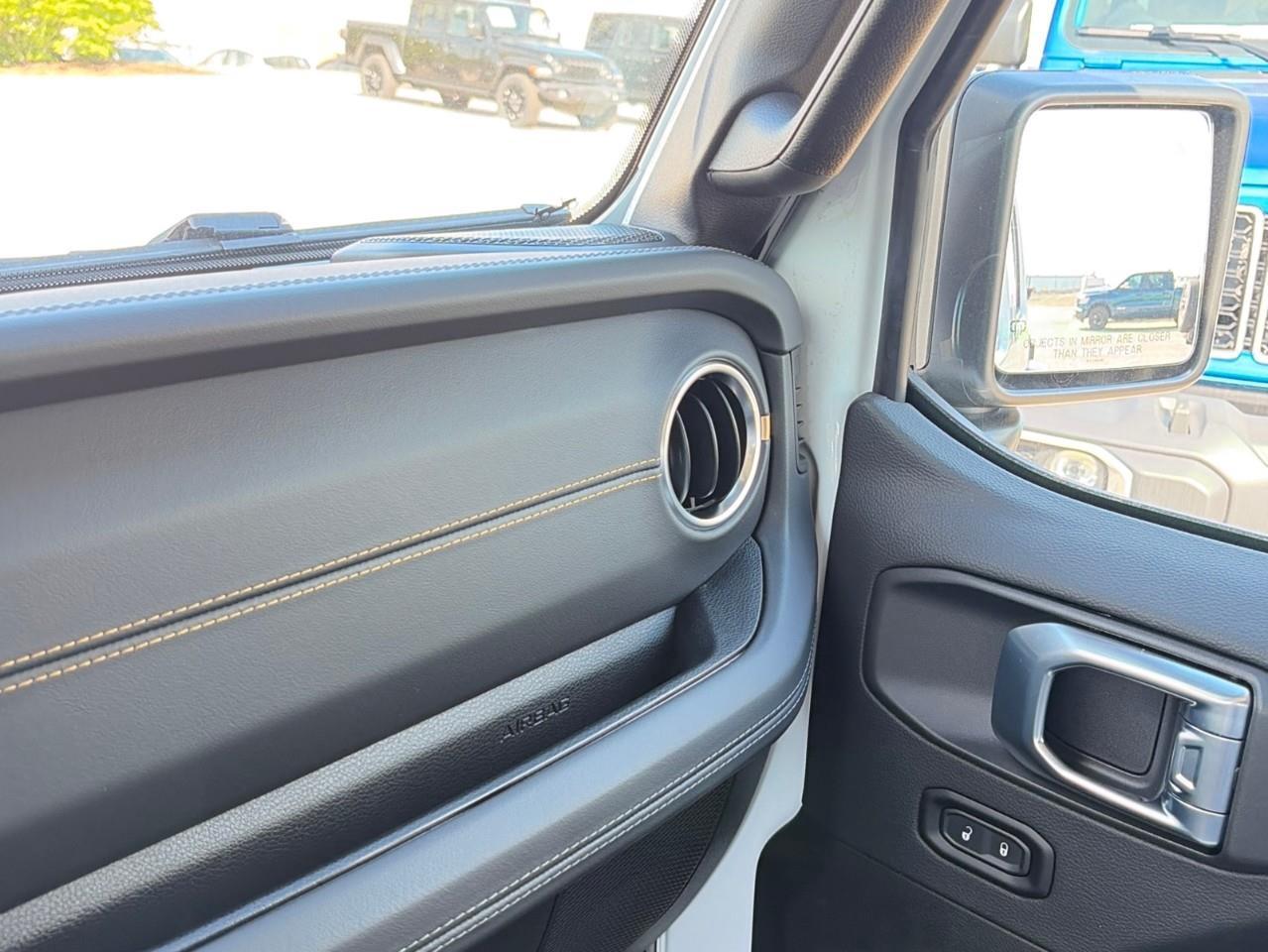 2026 Jeep Wrangler SAHARA 4DR 4X4 Photo