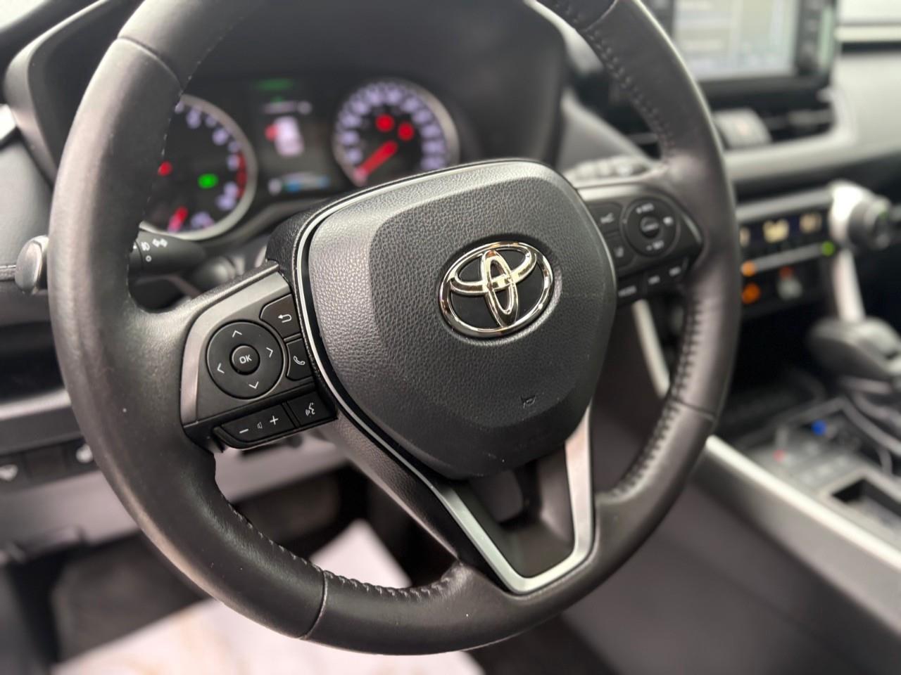 2020 Toyota RAV4 XLE 4dr Front-wheel Drive Photo