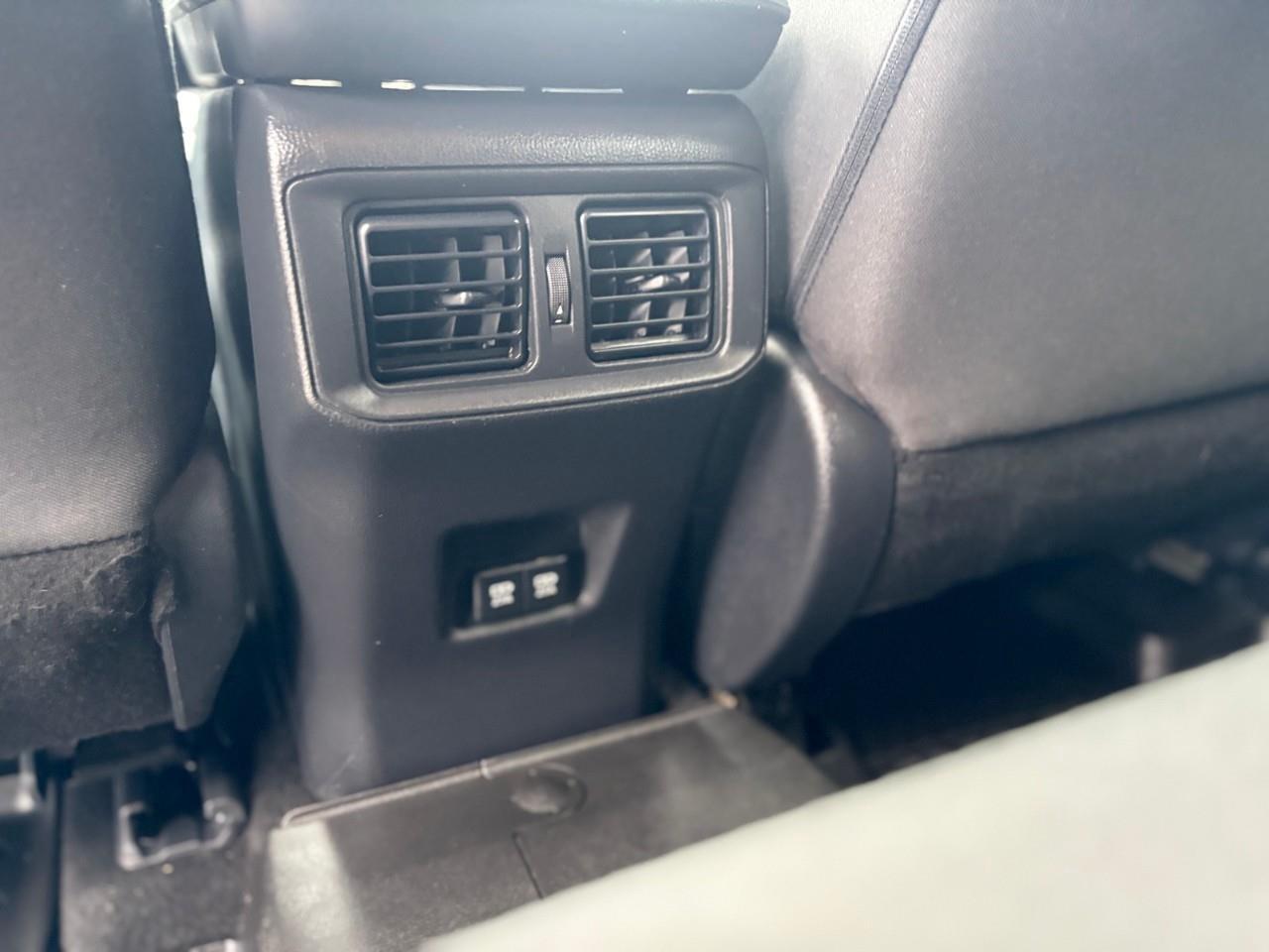 2020 Toyota RAV4 XLE 4dr Front-wheel Drive Photo