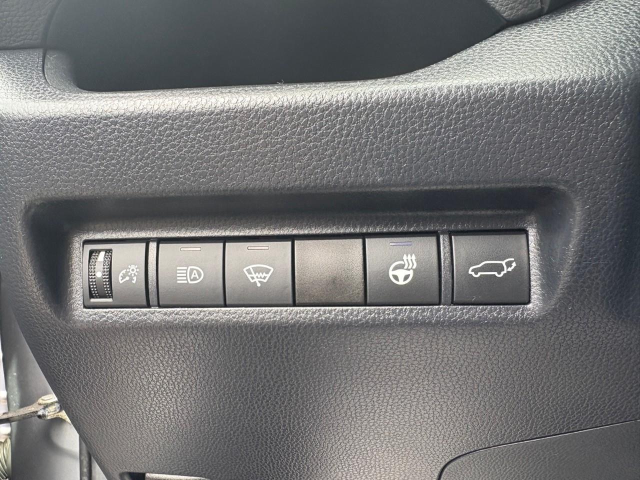 2020 Toyota RAV4 XLE 4dr Front-wheel Drive Photo