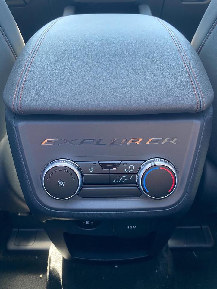 2026 Ford Explorer  Photo